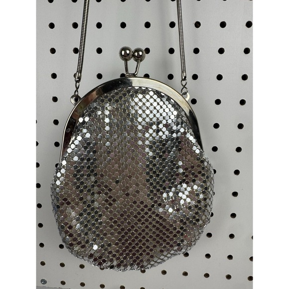 1970s Silver Metal‎ Mesh Disco Glam Evening Bag Vintage Kiss Lock Purse - Picture 2 of 9